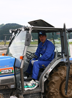 山田　田植え１.jpg